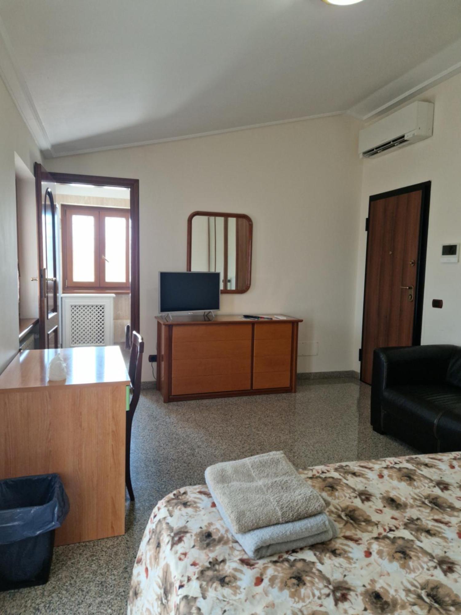 Castelbarco House B Hotel Rome Exterior photo